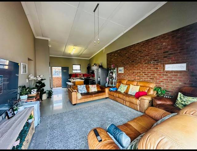 3 BEDROOM TOWNHOUSE FOR SALE IN SOLHEIM